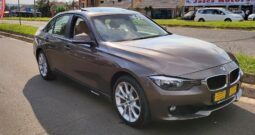 BMW 320i F30 2012