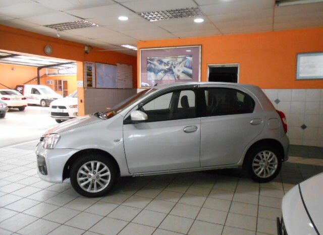 2017 TOYOTA ETIOS 1.5 Xs full