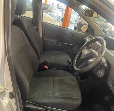 2017 TOYOTA ETIOS 1.5 Xs full